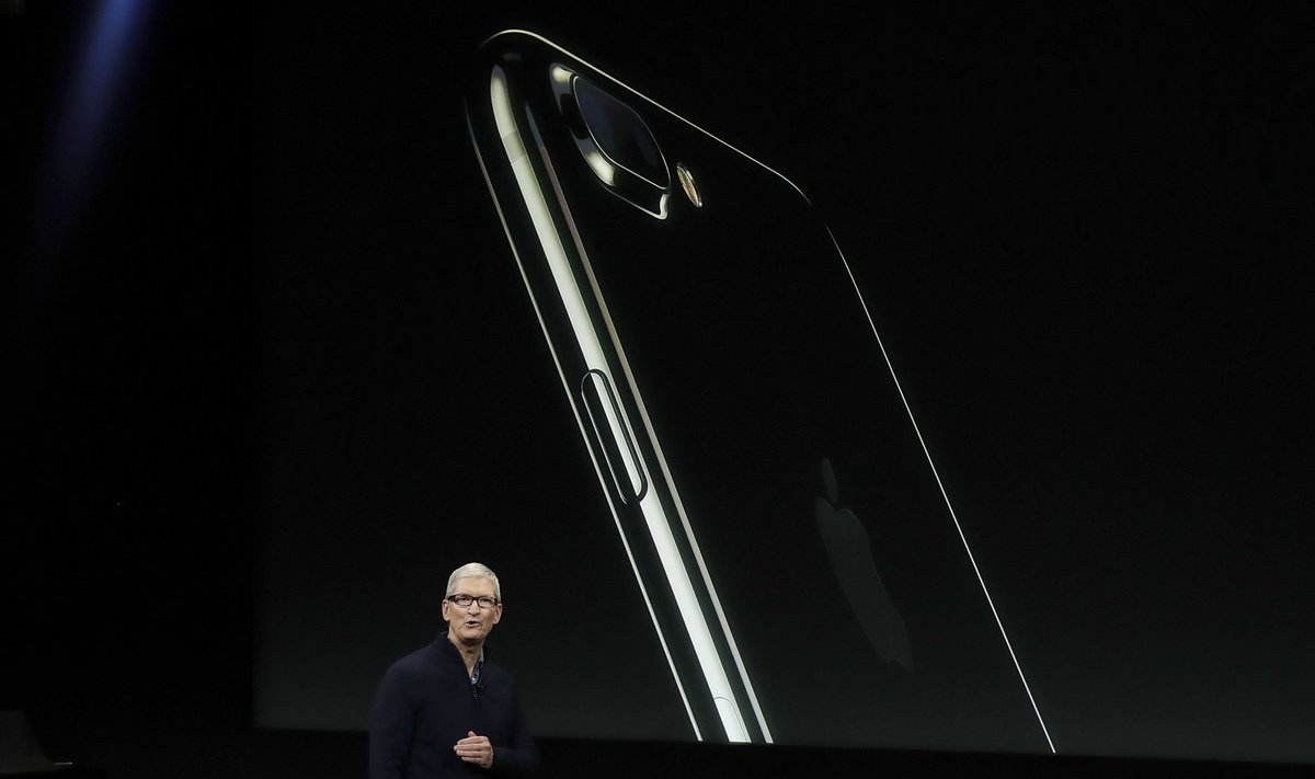 Apple`juht Tim Cook eelmisel sügisel seni uusima iPhone`i esitlusel.