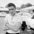Elvis armastas kinkida autosid ja võitles ravimisõltuvusega: tabletid mõjusid, nagu maksaksid need kõige eest