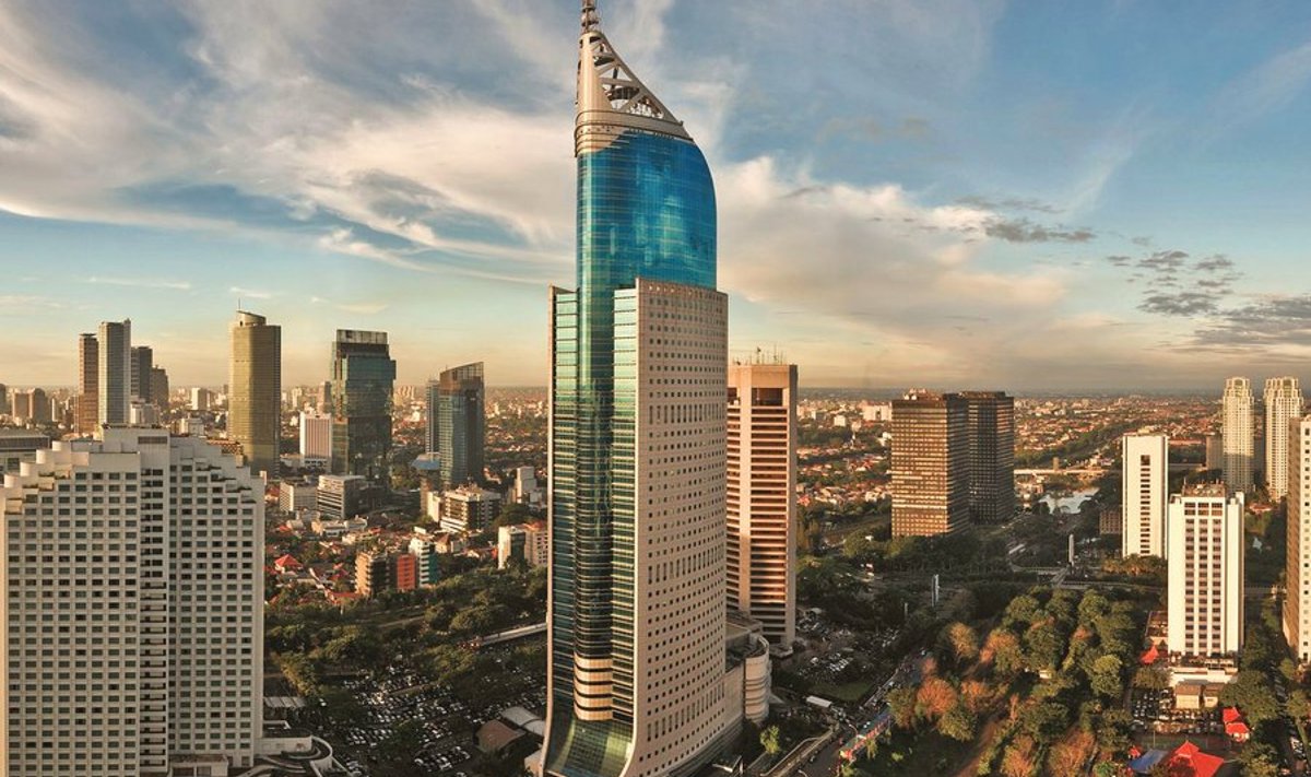 Indoneesia pealinn ja suurim linn Jakarta, endine Batavia.