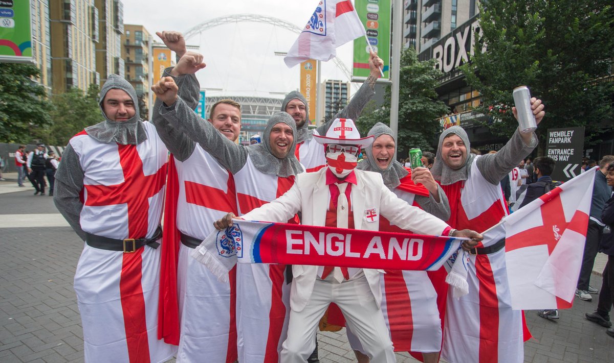 Английские фанаты перед финалом Евро-2020