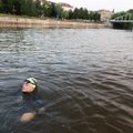 Ujumistreeneril õnnestus piki Emajõge Võrtsjärvest Peipsini ujuda