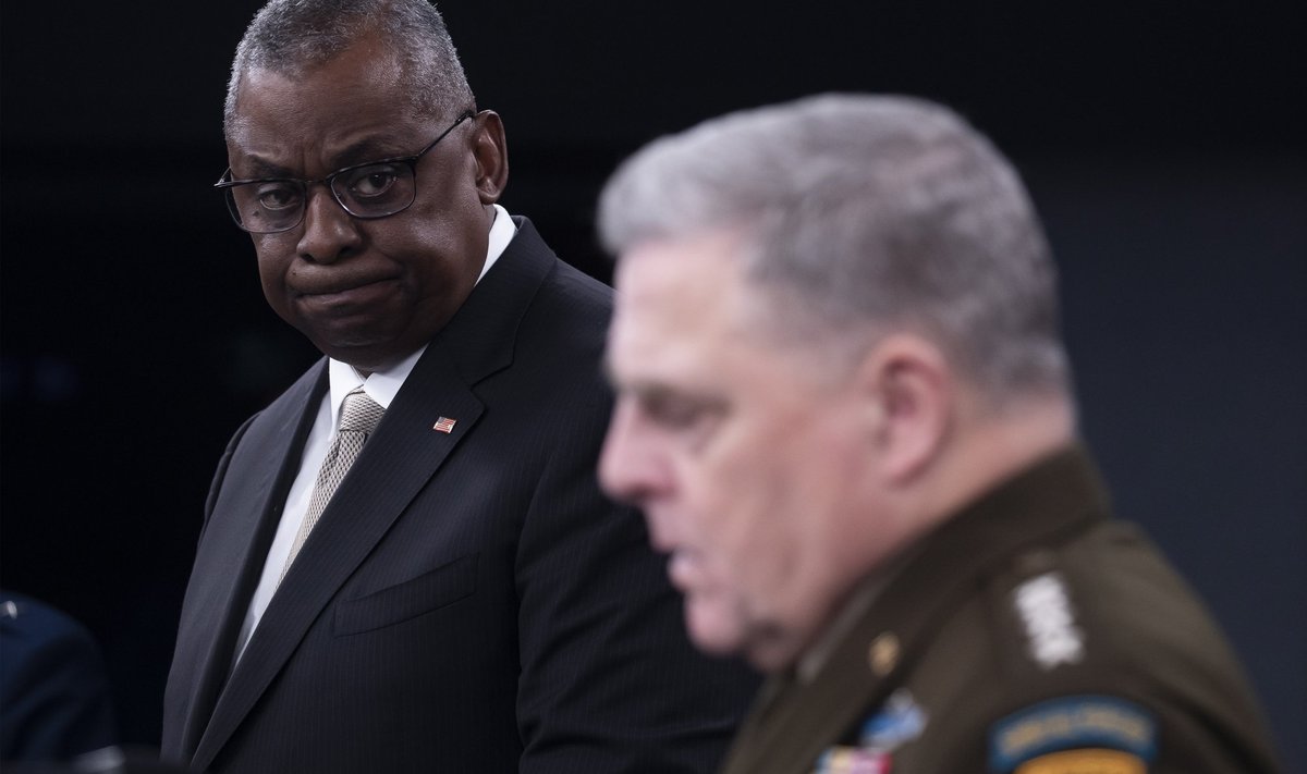 MEHED PENTAGONIS: Kaitseminister Lloyd Austin (vasakul) ja esikindral Mark Milley kinnitavad, et USA toetab Ukrainat nii kaua, kui on vaja.