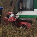 ФОТО: При столкновении автомобиля и автобуса в Ласнамяэ погиб 20-летний водитель без прав