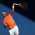 Rafael Nadal alustas Austraalia lahtisi hoolimata seljavaevustest võiduga: eesmärk oli ellu jääda