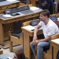 KLÕPS | Kalle Palling käis riigikogus ilma tähtsa ehteta