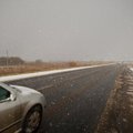 Politsei hoiatab Lõuna-Eestis lume tõttu tekkinud libeduse eest