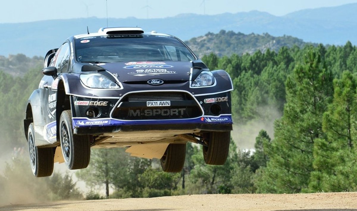 Ott Tänak ja Kuldar Sikk võistlesid oma Ford Fiesta RS WRC-s Sardiinia saarel. Foto: AFP/Scanpix