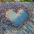 Тысячи людей по всей Эстонии возьмутся за руки и сформируют сердца