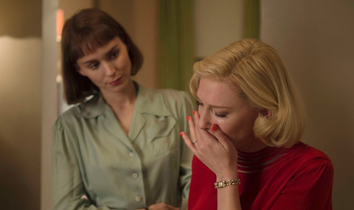 Peategelased Therese Belivet (Rooney Mara) ja Carol (Cate Blanchett). Näitlejad on selles peenekoeliselt jutustatud valusas loos oma ülesannete kõrgusel.