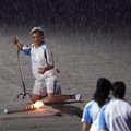 FOTOD: Draama paraolümpia avamisel: tõrvikukandja kukkus ja pillas tule maha!
