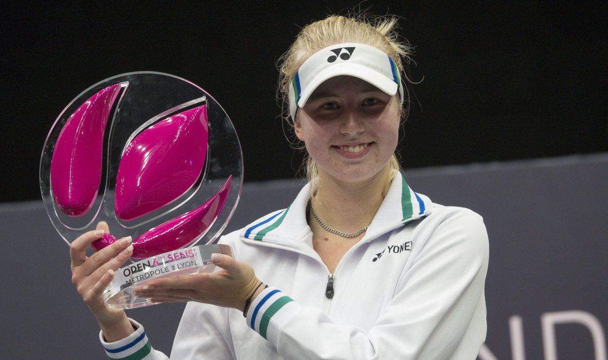 Clara Tauson karjääri esimese WTA trofeega.