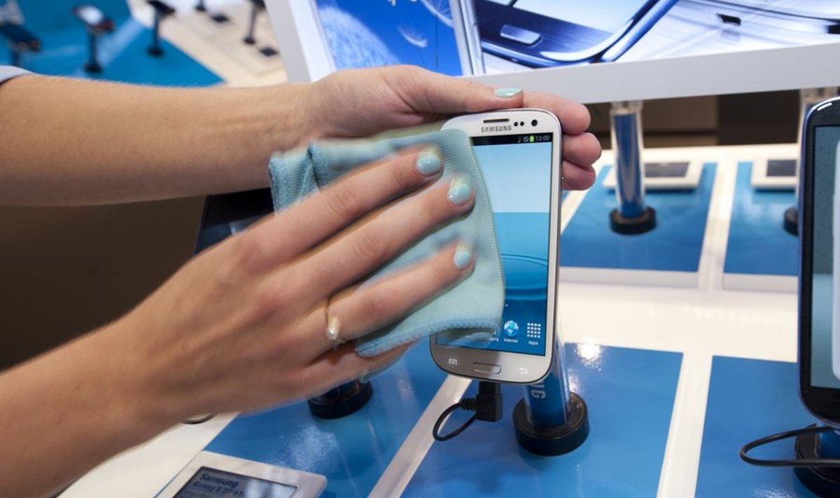 Samsung pühib nutitelefonide turul platsi puhtaks.