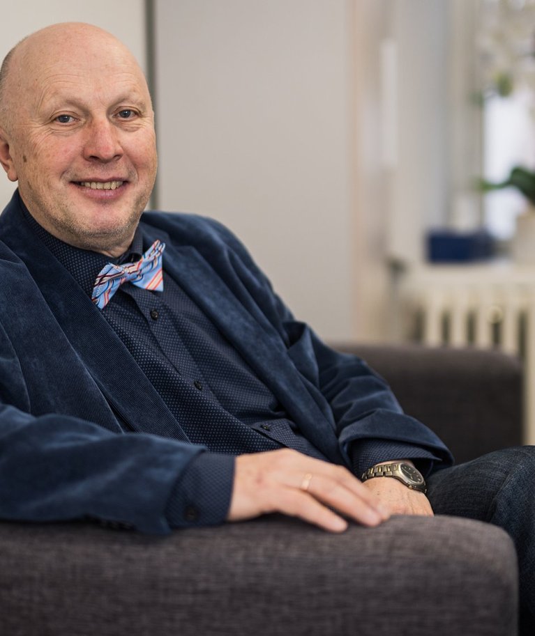 Tartu Ülikooli töötajate nõustaja-kaplan, professor Tõnu Lehtsaar.