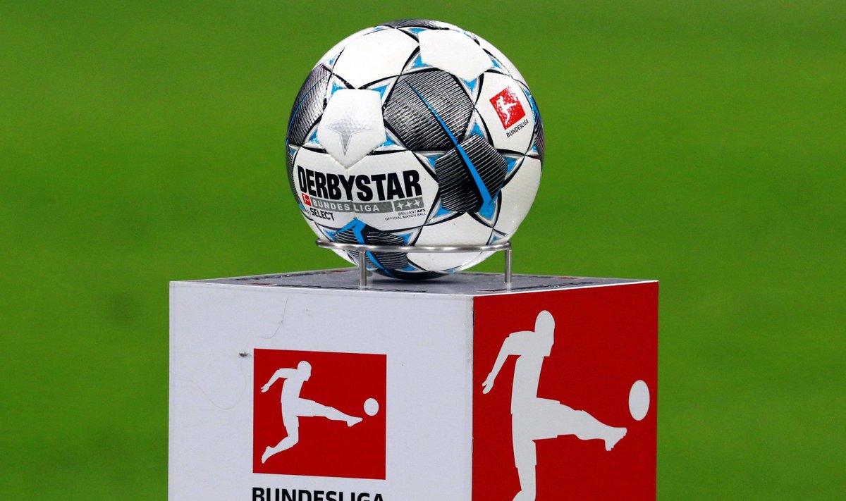 Derbystar, Ball, Bundesligaball, Logo, Wappen, Symbolfoto/ Fussball / Allianz Arena München / FC Bayern München - FC Sc