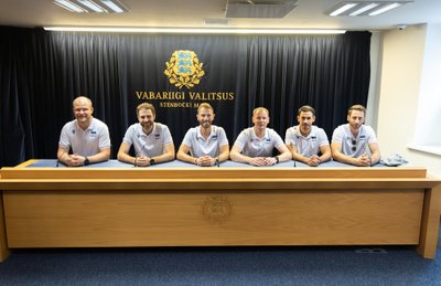 Eesti võrkpallinaiskond Stenbocki majas.