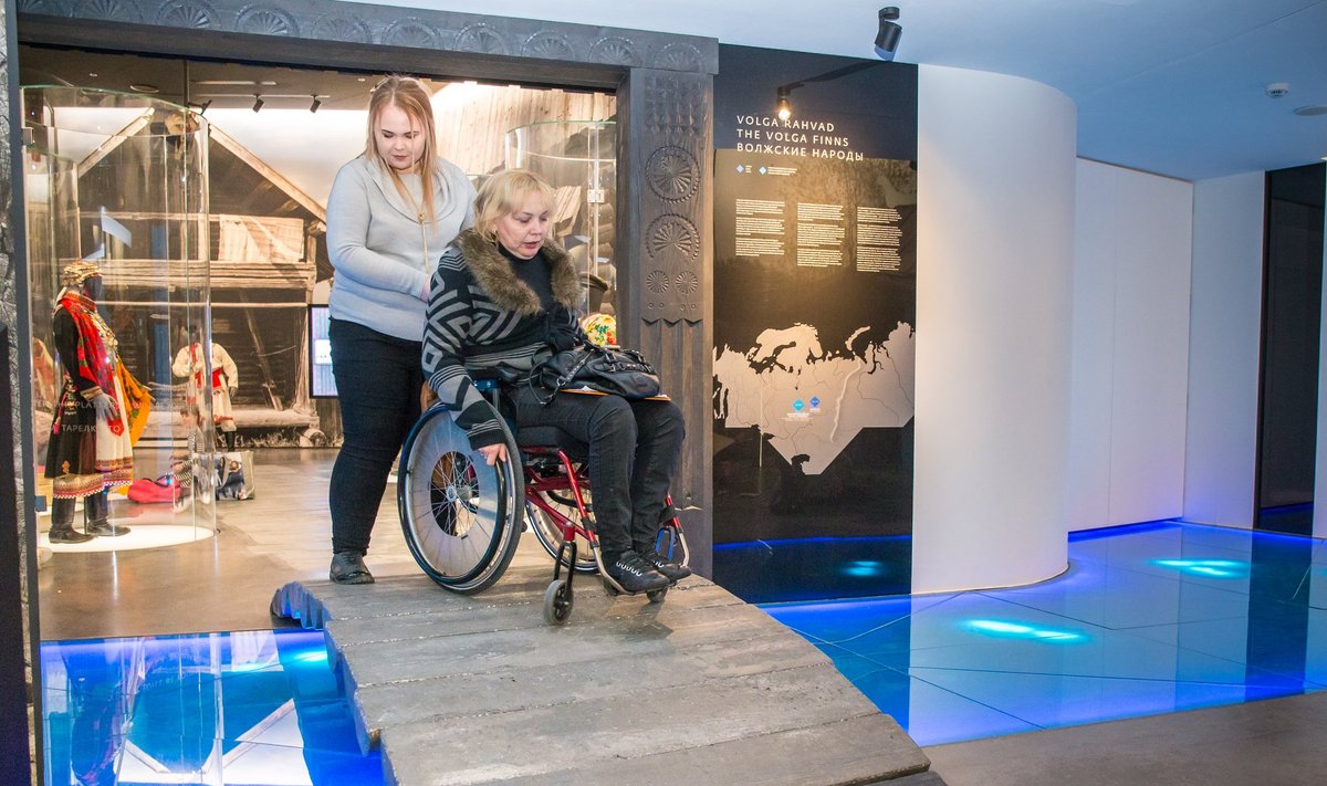 Liikumispuudega inimesed Eesti Rahva Muuseumis