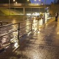 ФОТО и ВИДЕО: Прошедшая вечером гроза затопила многие места в Таллинне, полиция рекомендовала отказаться от поездки на машине