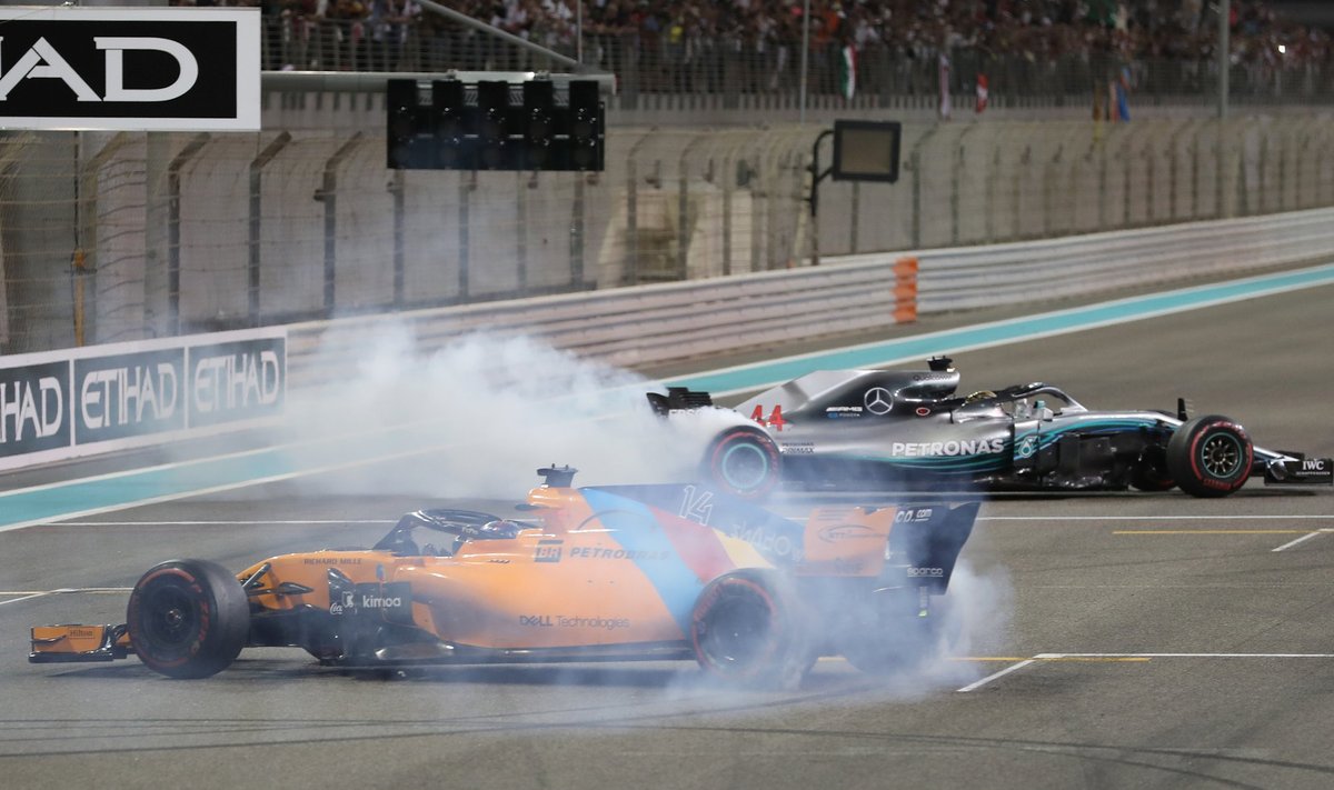 Maailmameister Lewis Hamilton ja F-1 karjääri lõpetanud Fernando Alonso tegid Abu Dhabi publikule sõud.