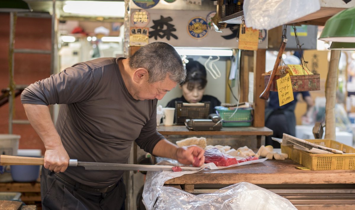 Tsukiji on maailma suurim kalaturg ja ehkki sealne valik on muljetavaldav, on kõigi pilgud naelutatud tuunikalale