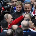 ФОТО: Путин не сдержался при виде Липницкой — погладил ее по голове и обнял