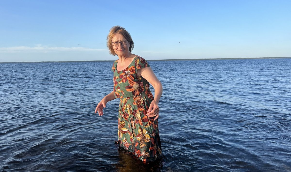 UUS TRADITSIOON: Sellest saati, kui kord üks tüdruk pakkus ujumiseks oma kleiti, tagasiteed polnud.
