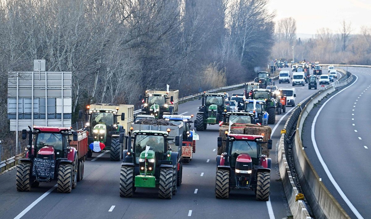 Французские фермеры заблокировали дороги