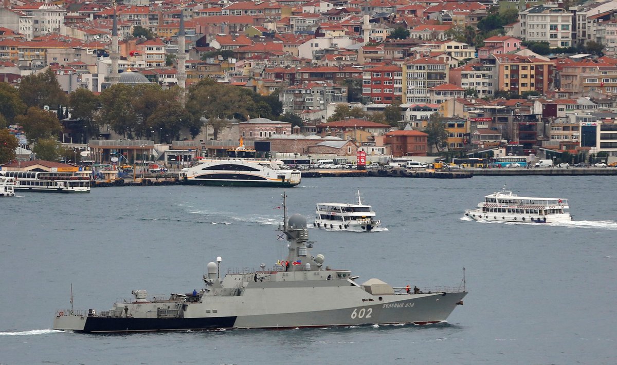 Zeljonõi Dol (nr 602)  läbimas Bosporuse väina 5. oktoobril.