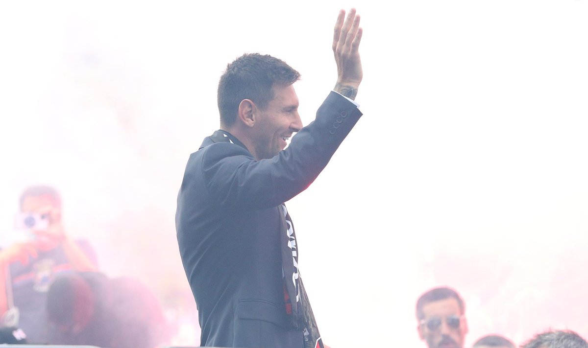 Lionel Messi PSG fänne tervitamas.