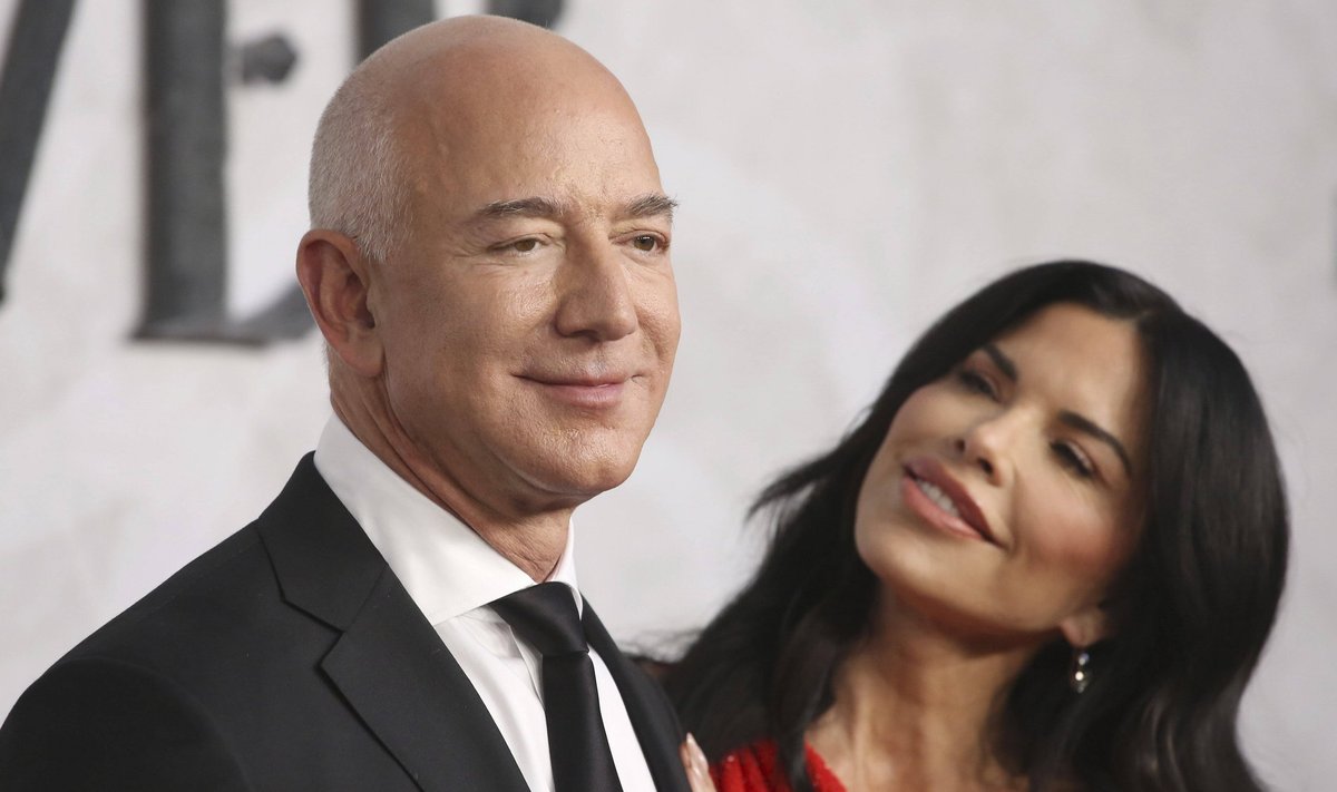 Jeff Bezos kihlatu Lauren Sáncheziga