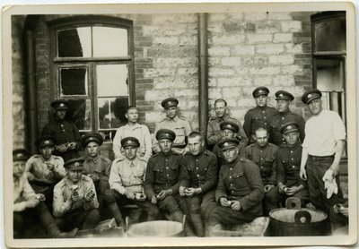  Tallinnas 1940. a. kevadel. Sidepataljoni sõdurid. / Eesti Ajaloomuuseum AM F 33013:4 