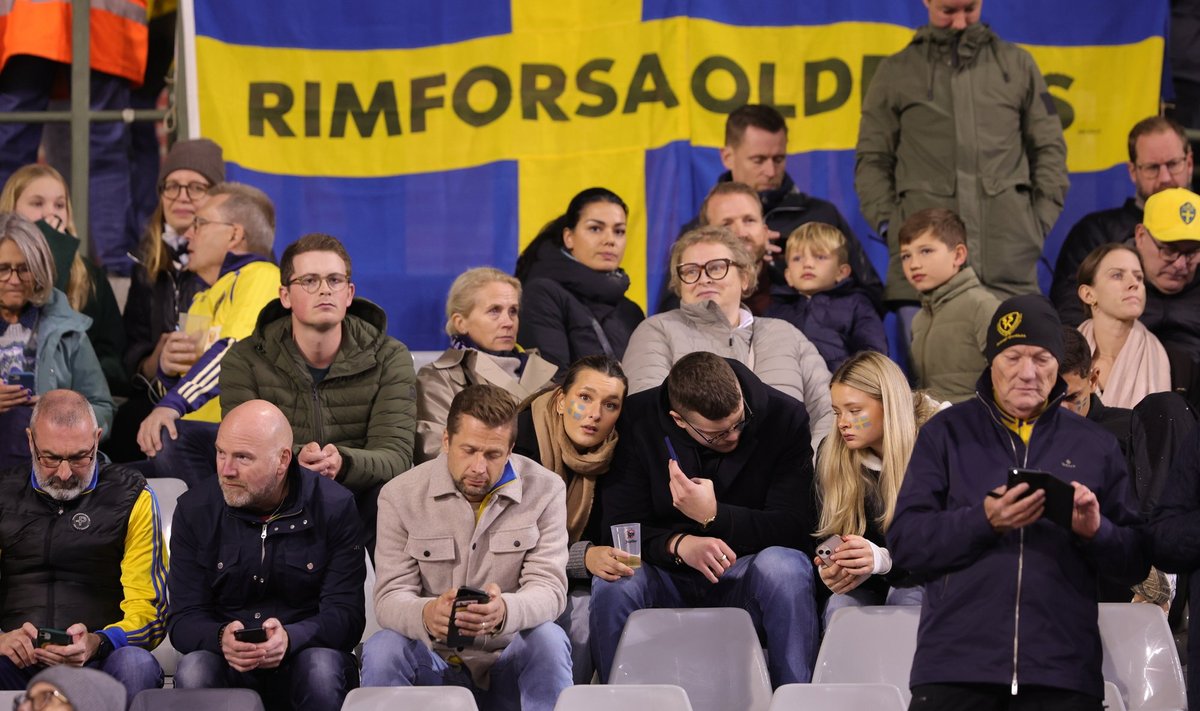 Rootsi jalgpallikoondise fännid Brüsselis.