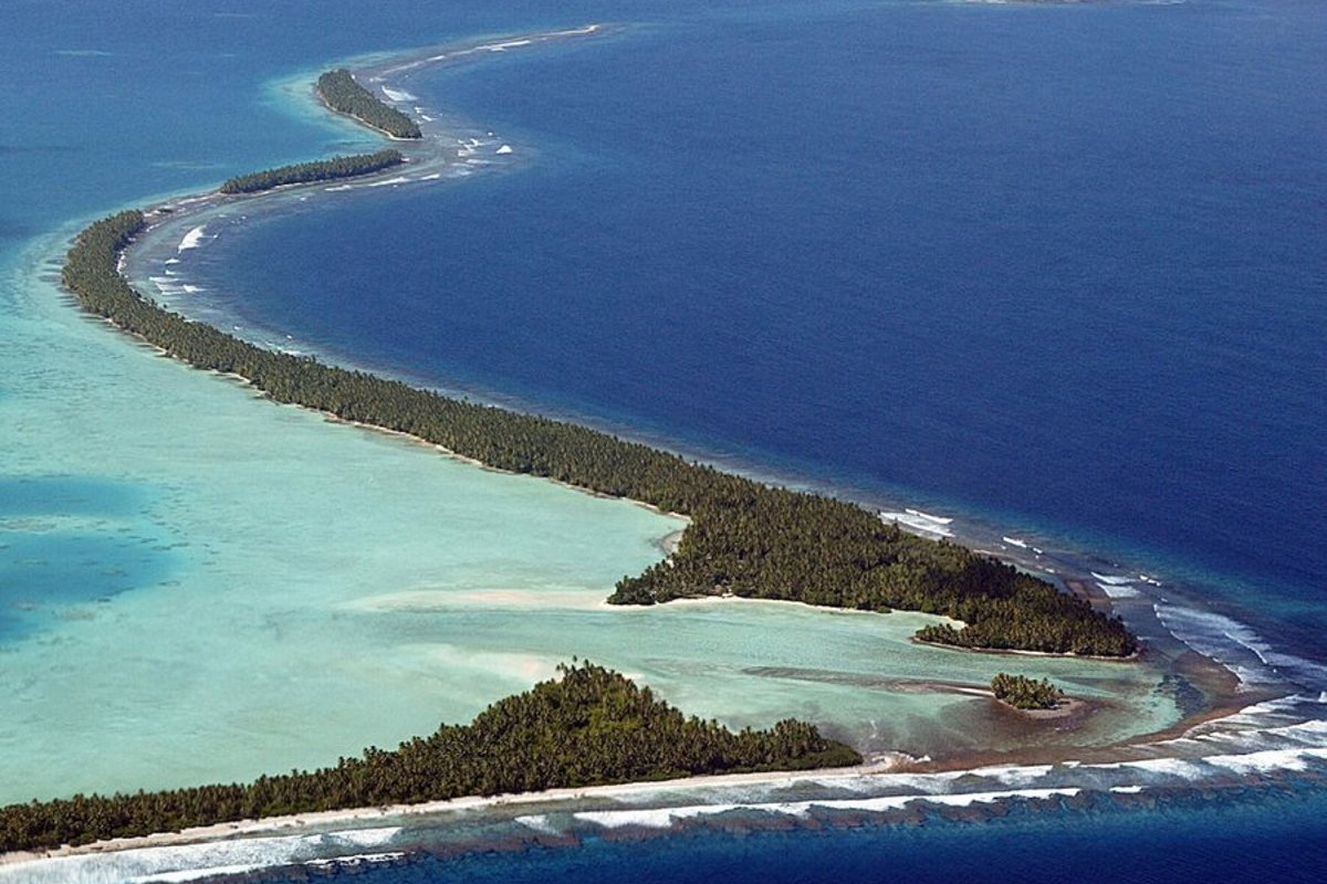 Uppuv saareriik Kiribati kavatseb rahva Fidžile ümber kolida