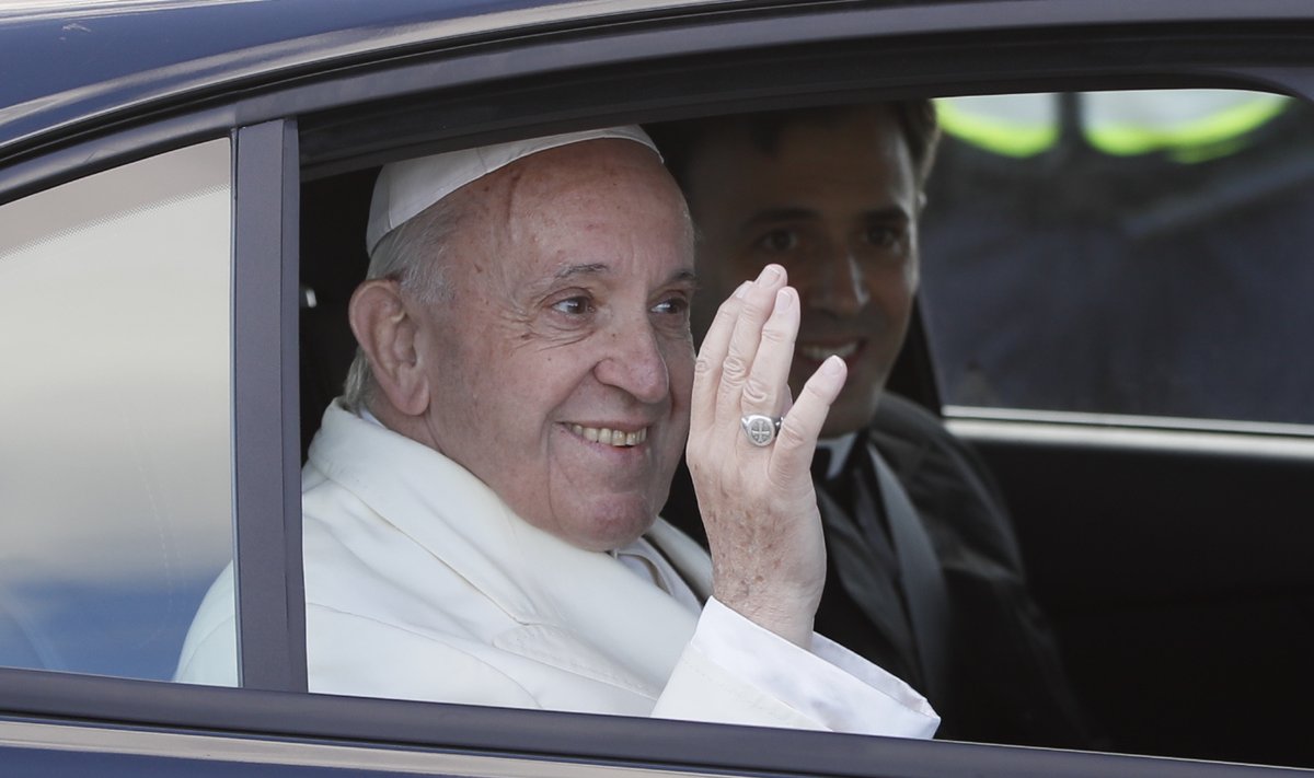 Paavst Franciscus saabus Tallinnasse