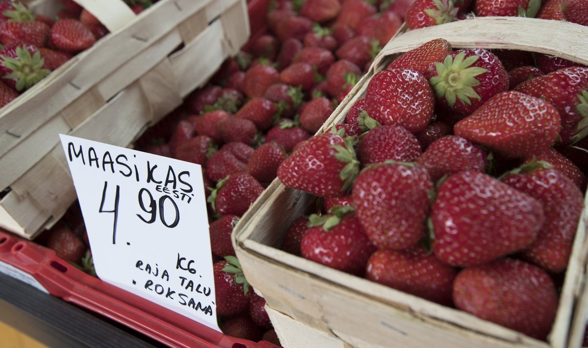 Maasikate hinnad Balti Jaama turul