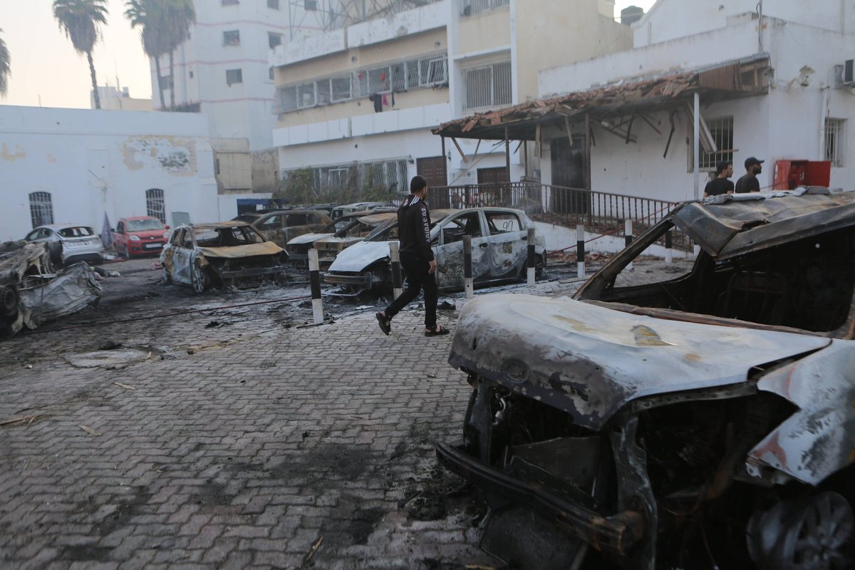 O zi la bursă: prețul petrolului crește brusc după explozia spitalului din Gaza