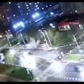 VIDEO | Vene oma lennuki pillatud pommi plahvatus Belgorodis: auto lendab suure kaarega maja katusele