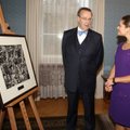 FOTOD: Ilves kinkis Rootsi kroonprintsess Victoriale paadipõgenikke kujutava teose