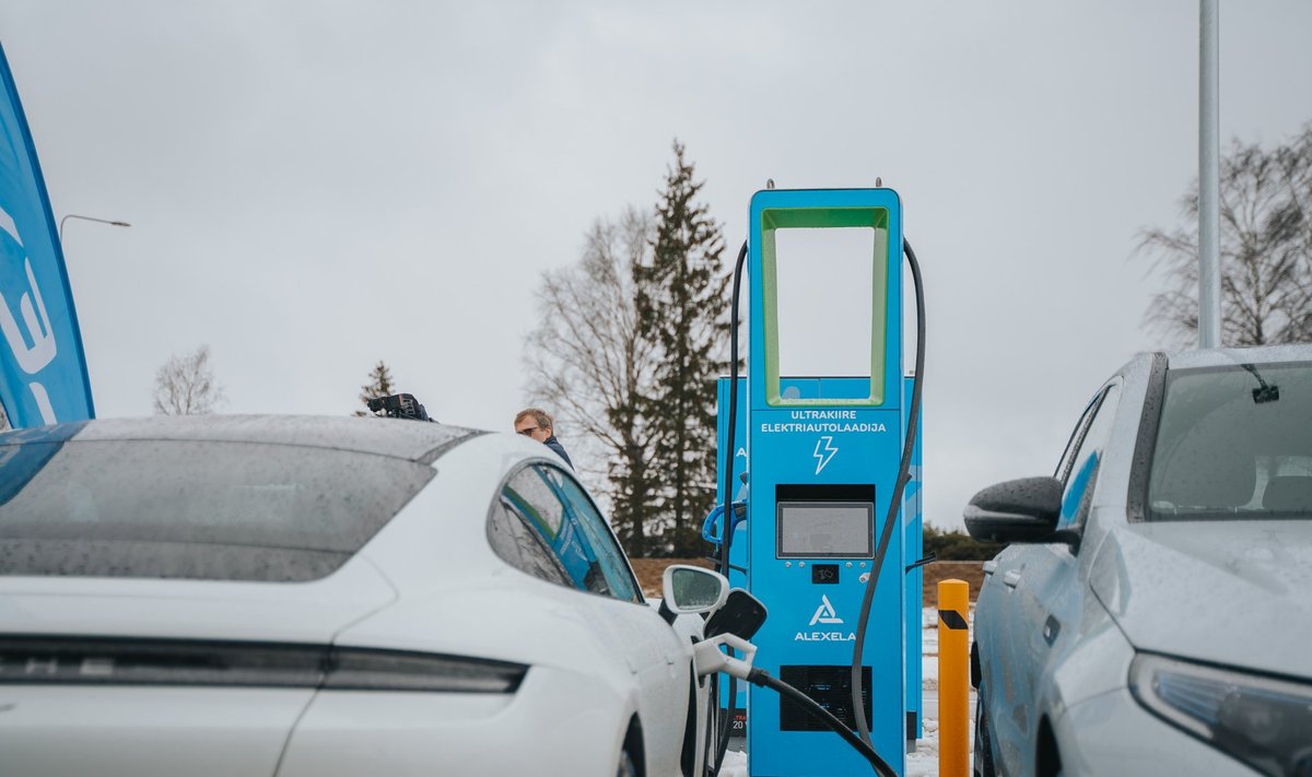 Alexela käivitas Eesti esimese ülikiire elektriautode laadimispunkti