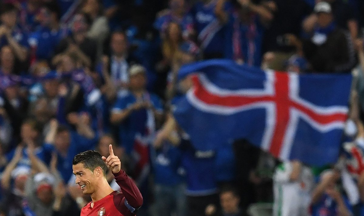Esmalt rõõmustas Island üksi, kui Portugaliga viiki mängis, siis üheskoos Cristiano Ronaldoga, sest mõlemad riigid pääsesid EM-i 1/16-finaali.