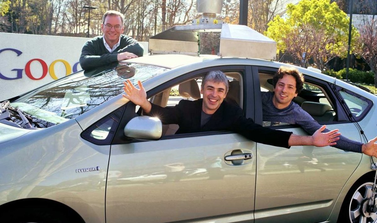 Isesõitvas autos: Google’i asutajad ja juhid Harry Page, Eric Schmidt ja Sergei Brin. (Google)