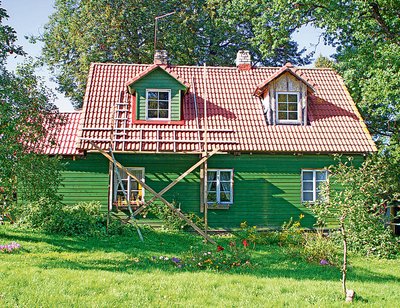 Saare talu, üks kuulsamaid paiku eesti kirjandusloos.  Siin suvitasid siurulased tervelt kaheksal suvel.
