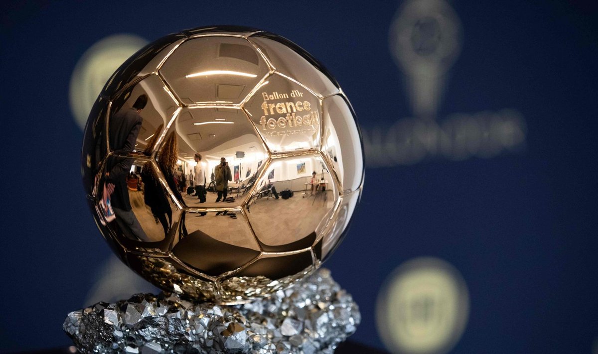 Ballon d'Ori trofee.
