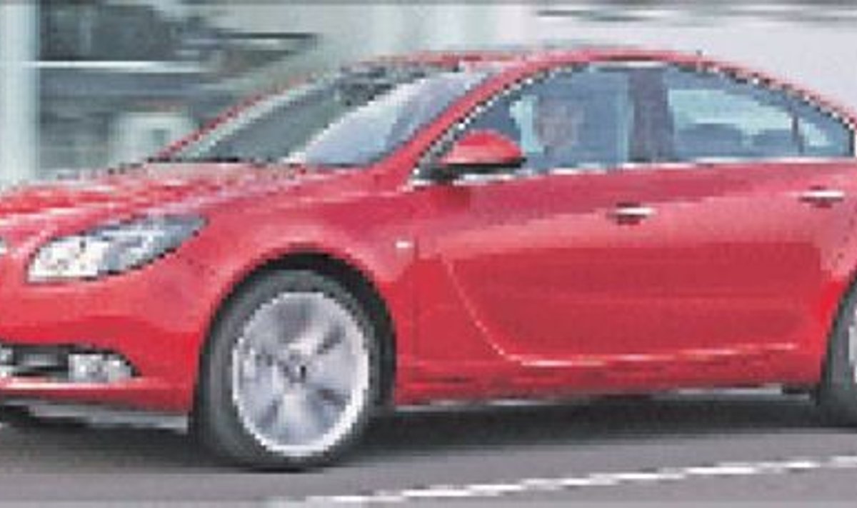 Opel Insignia napsas Euroopa aasta auto tiitli Ford Fiesta eest väga napilt, vaid ühe punktiga.