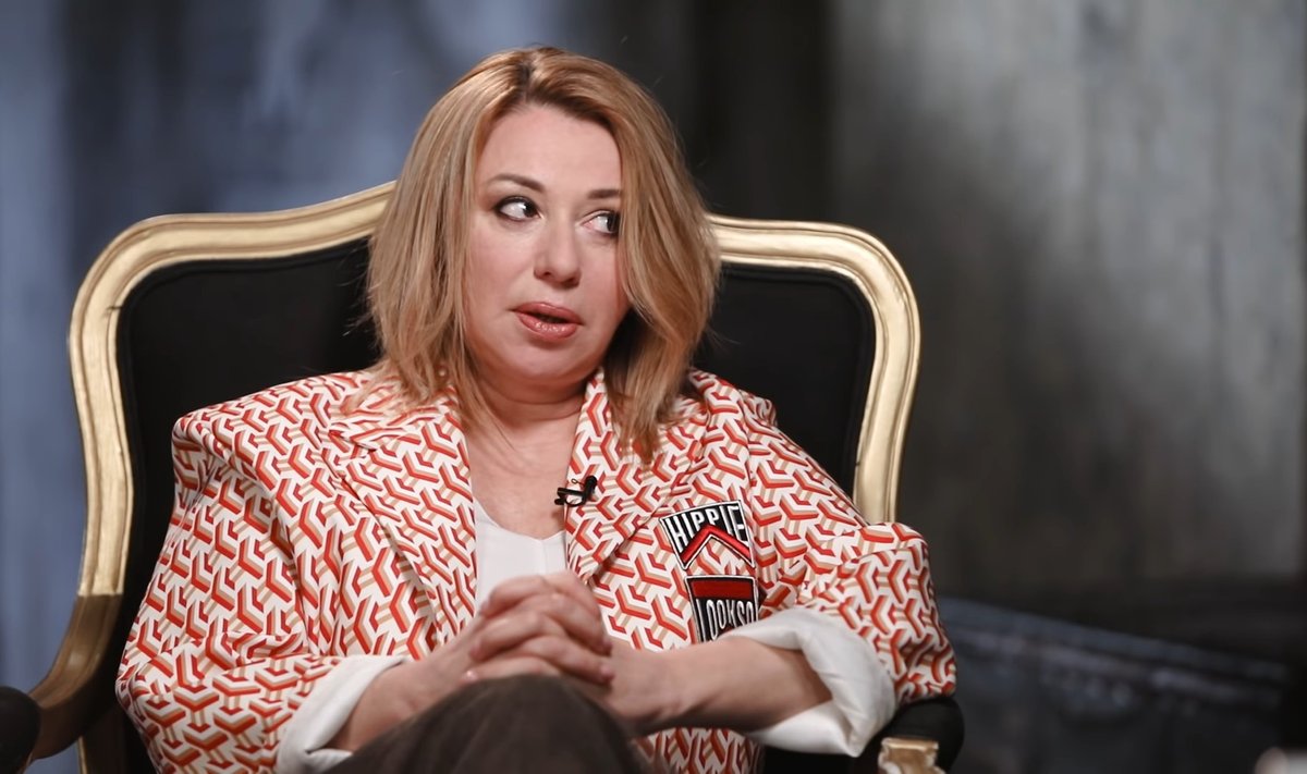 Алена Апина