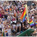 FOTOD: Vikerkaarekirev geiparaad tõi kokku tuhanded seksuaalvähemused ja vallutas pooleks päevaks Stockholmi kesklinna