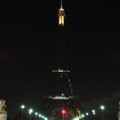 Eiffeli tornis keerati Pariisi veresaunas hukkunute mälestamiseks tuled maha
