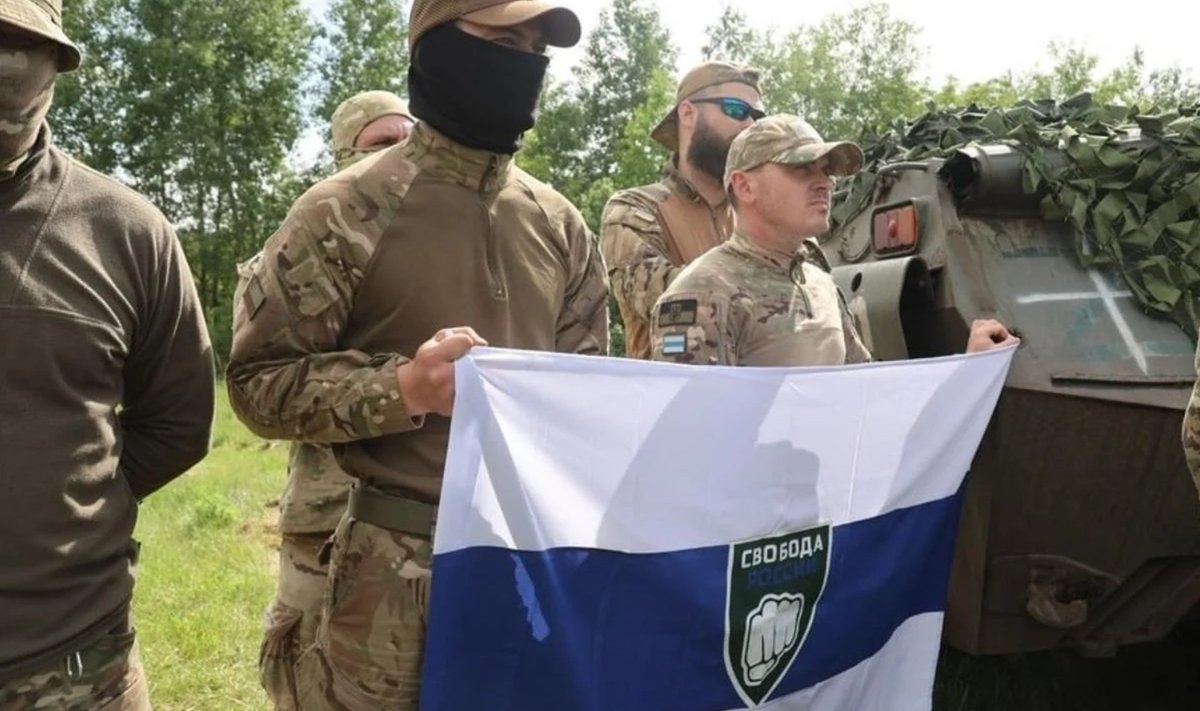 Vene partisanid näitasid valgesinivalget vabaduse lippu
