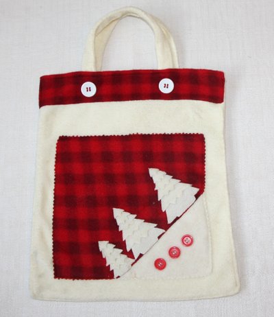 Riidest õmmeldud kotti saab mitme jõulu ajal kasutada.