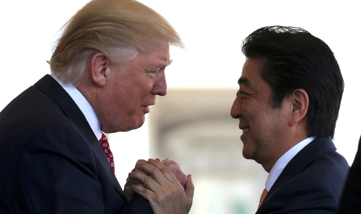 USA president Donald Trump ja Jaapani peaminister Shinzo Abe saavad hästi läbi. Riigijuhte ei ühenda ainult armastus golfi vastu, vaid ka sarnased vaated maailma asjadele.