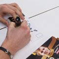 DELFI VIDEO/FOTOD: Vormelilootus Kevin Korjus jagas Viru Keskuses autogramme